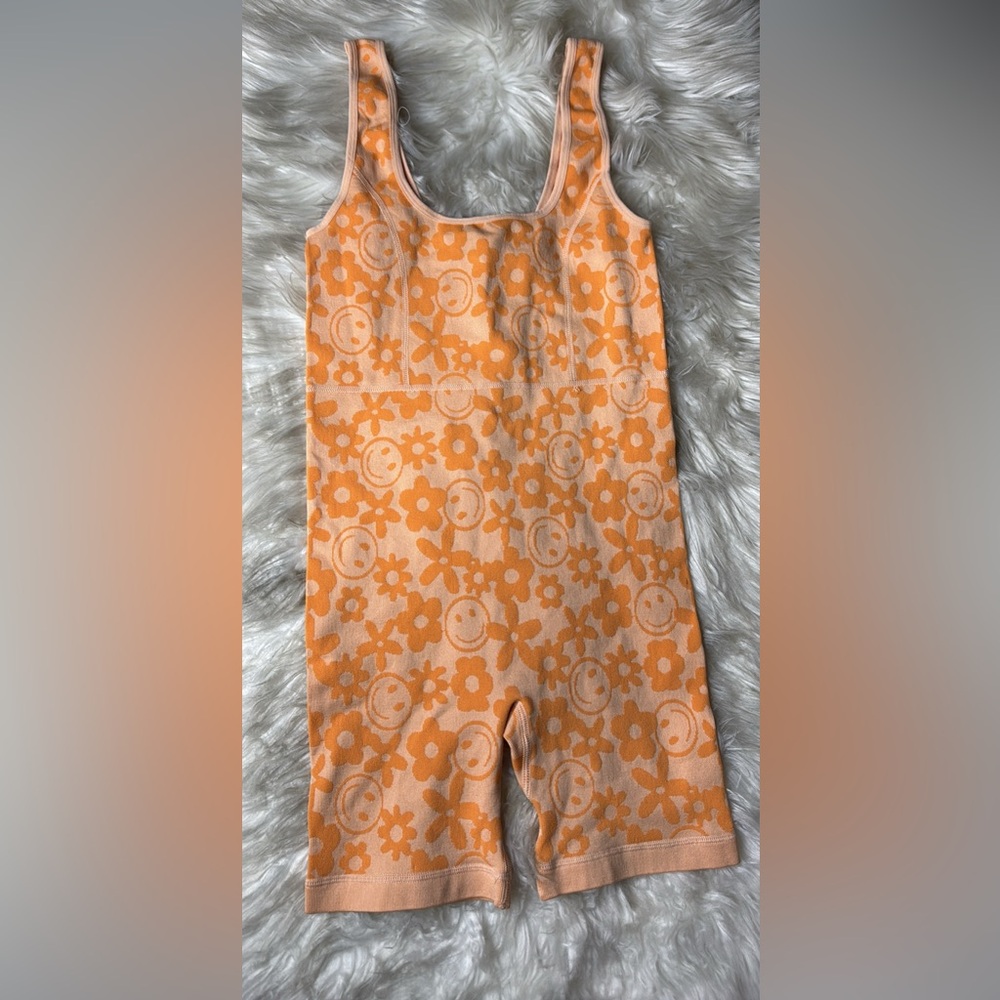 Forever 21 Orange Floral Smiley Romper Small EUC Activewear Gym Workout